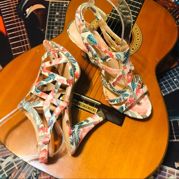 💐Naturalizer Snake Pattern Heeled Sandals! - Picture 12 of 15
